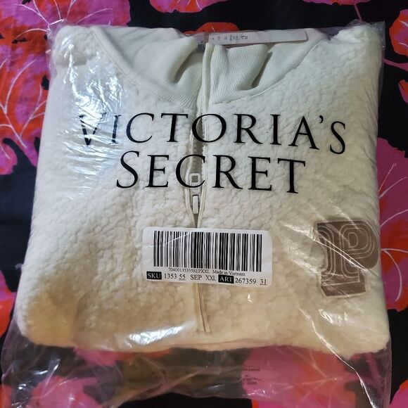 Victoria Secret's PINK Sherpa 3/4 Zip Pullover - PLUS SIZE! - Picture 5 of 8